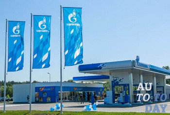 Для юридичних осіб «Газпром нафта» надає ряд програм, на відміну від фізичних
